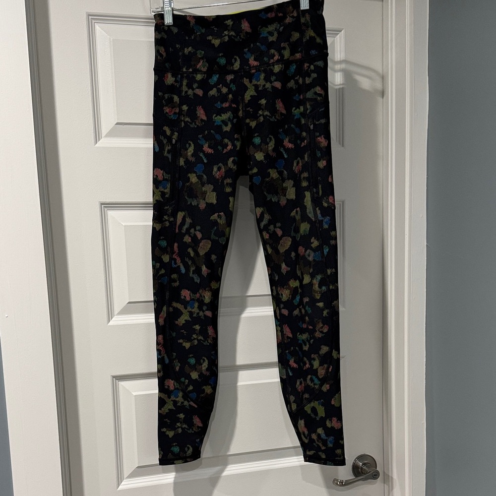 Athleta women's Black Multicolor leopard Patterned Leggings